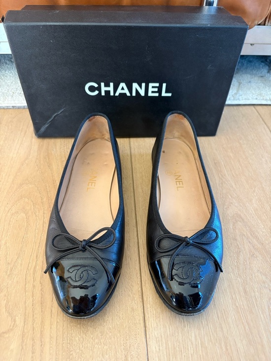 CHANEL Shoes - CHANEL Black Patent Cap-Toe Leather Ballet Flats with CC Logo